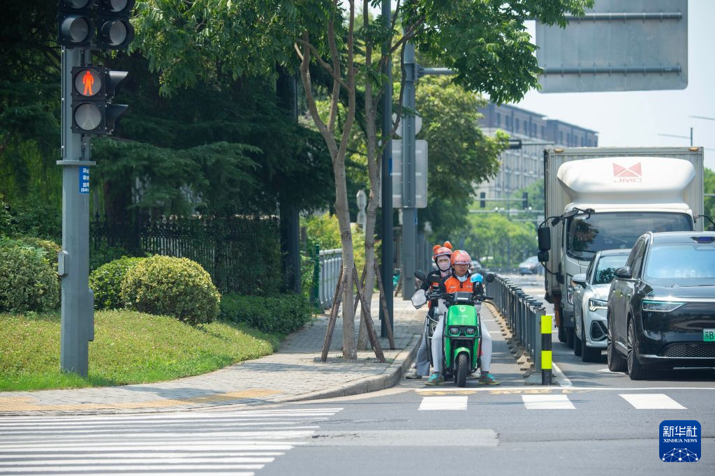 江苏无锡:全域落地“红灯停表” 化解骑手时效焦虑