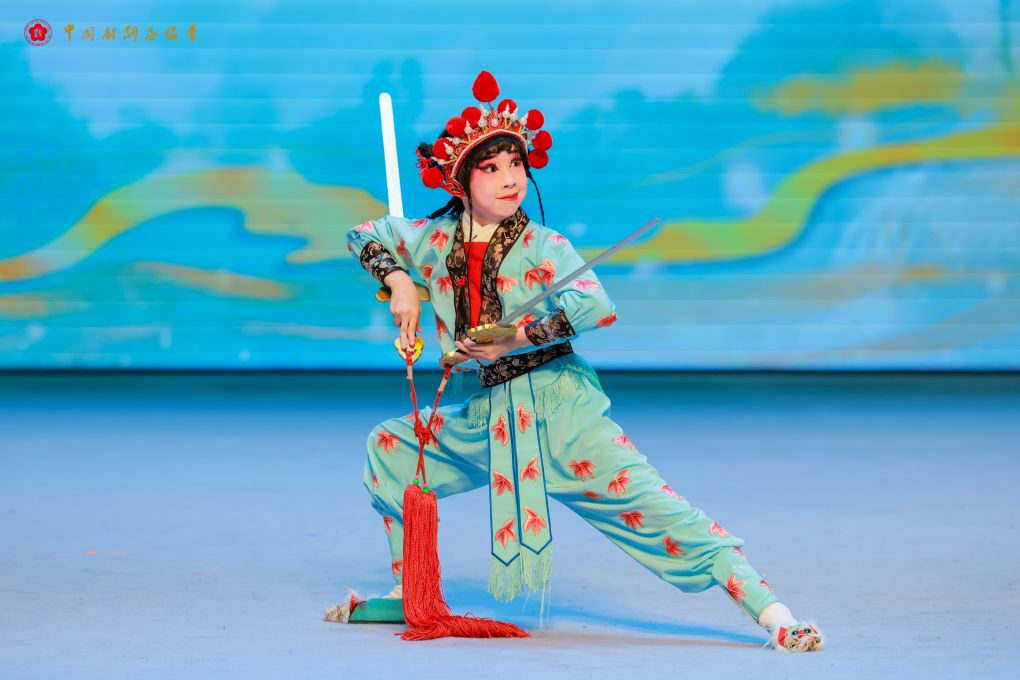 以戏润心以演促练——从“小梅花”透视少儿戏曲传承