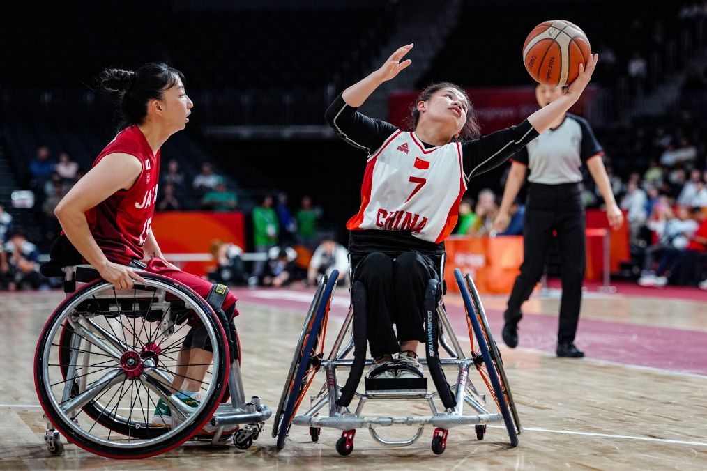 薪火相传 中国轮椅女篮达成亚残运会四连冠