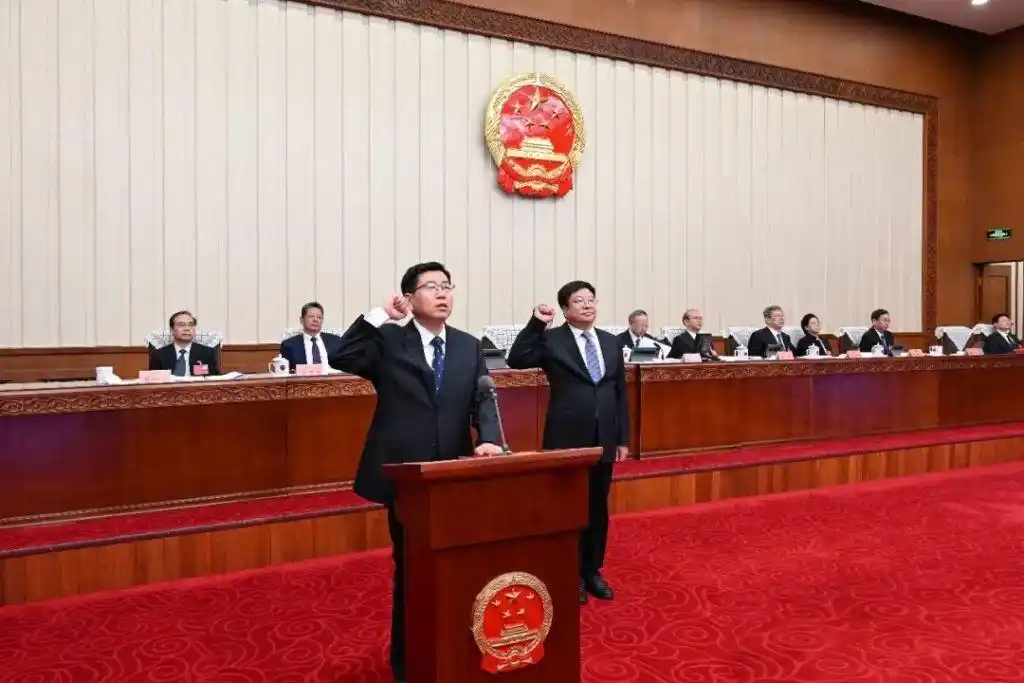 内蒙古自治区党委常委、自治区政府党组副书记王本强任自治区政府副主席